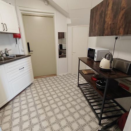 Kalle'S Unluxury Guest House Cl0Sed From 1St Of Feb 2025 Helsinki Bagian luar foto