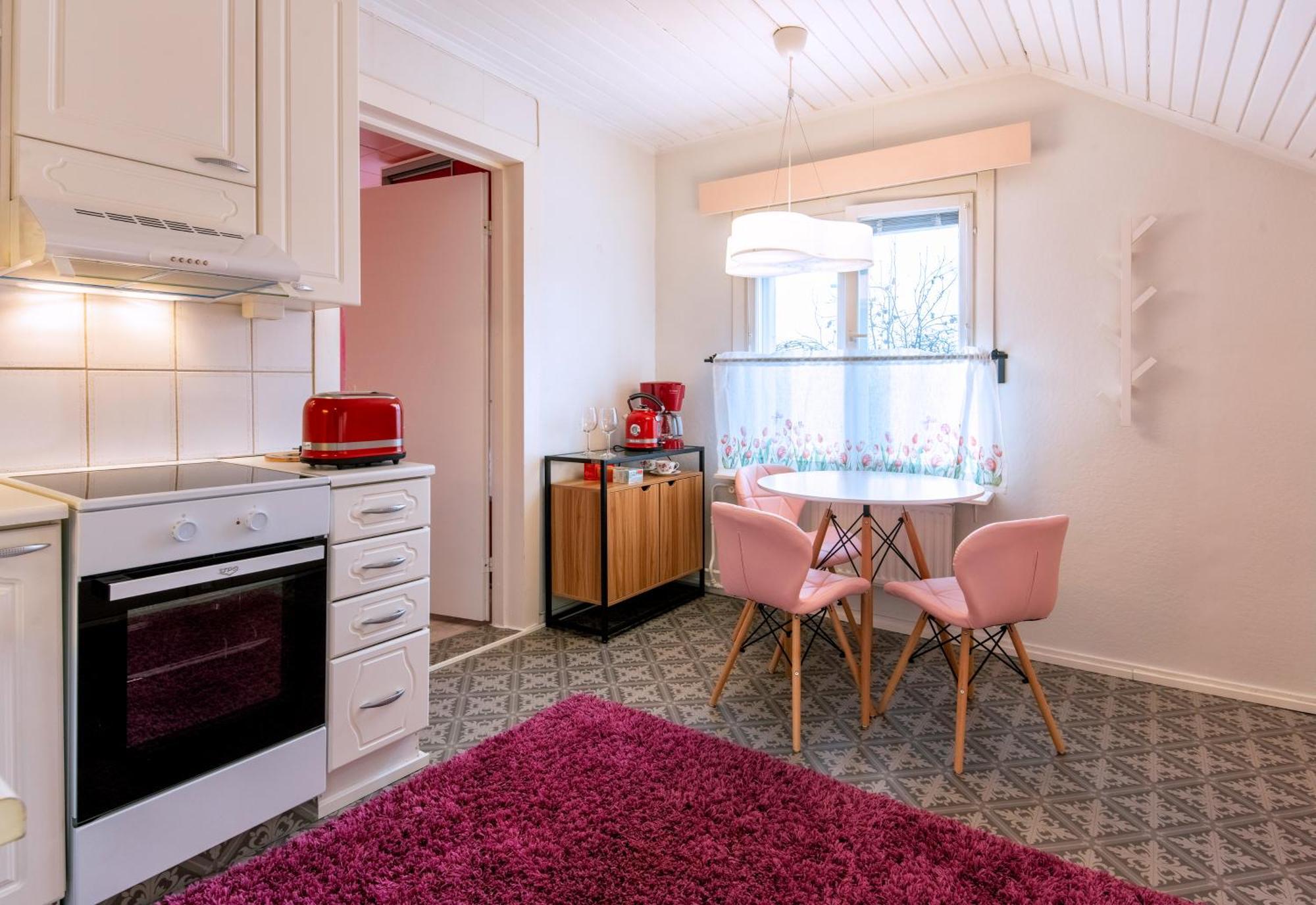 Kalle'S Unluxury Guest House Cl0Sed From 1St Of Feb 2025 Helsinki Bagian luar foto