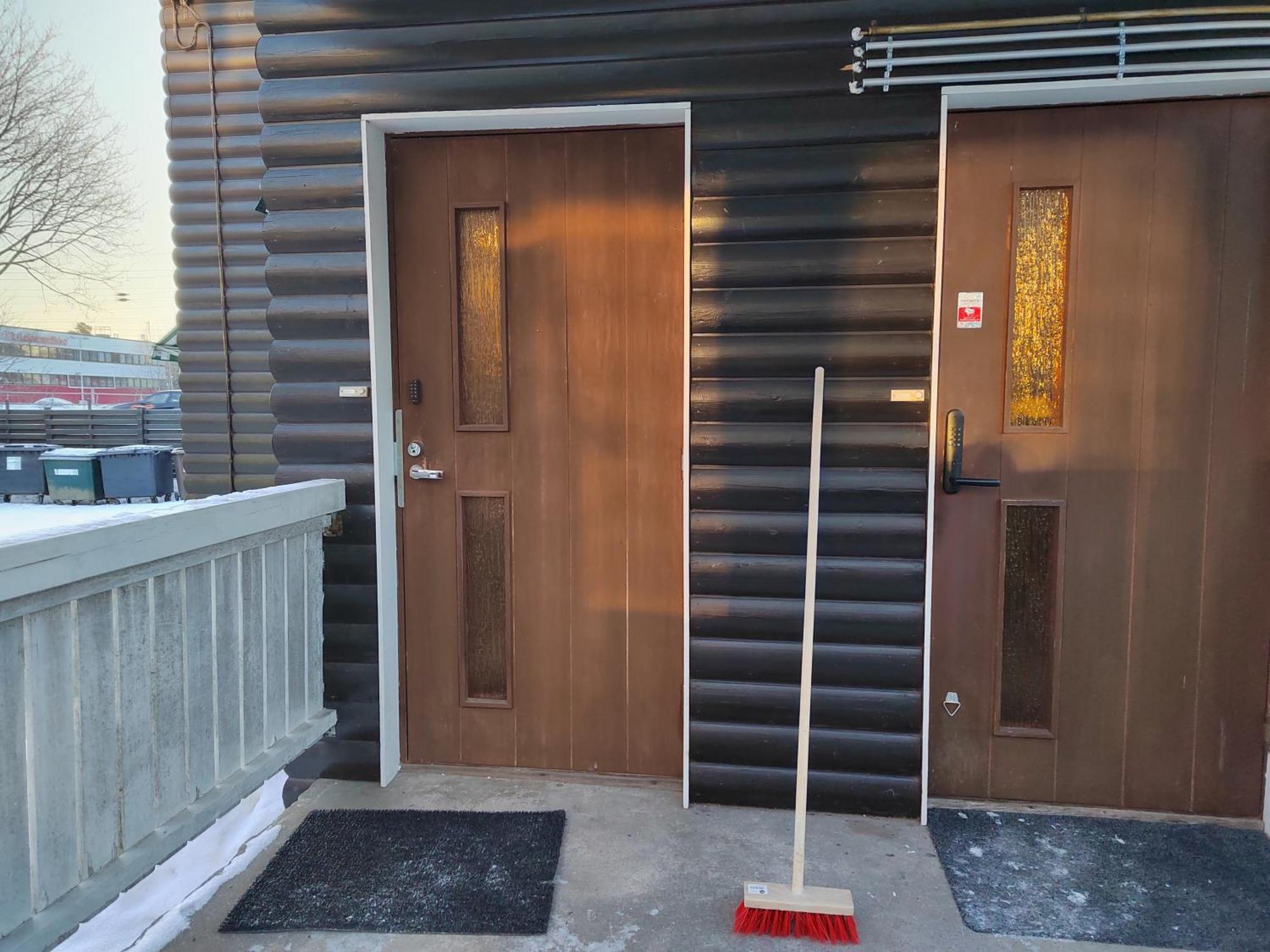 Kalle'S Unluxury Guest House Cl0Sed From 1St Of Feb 2025 Helsinki Ruang foto